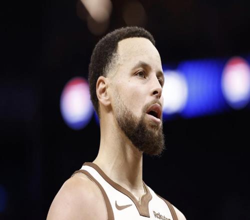 无缘本赛季奖项评选，库里将在10天后再次接受右膝伤势评估