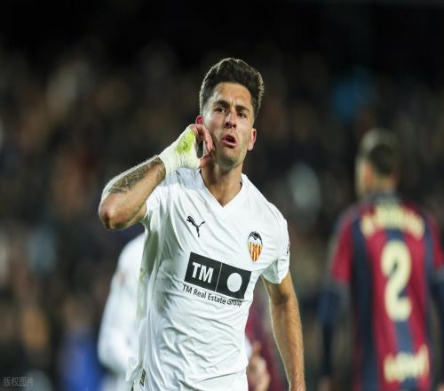 西甲最新积分战报瓦伦西亚绝杀赢保级大战皇马领先巴萨3分