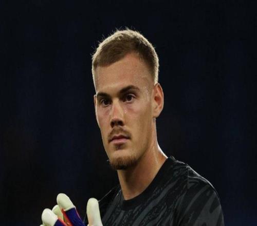 跟队记者：约恩森收到了欧冠级俱乐部的兴趣，切尔西只卖不租