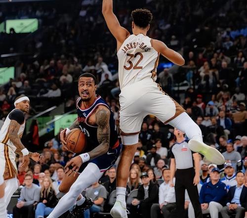 勇士惨败！科尔遭驱逐，库里6犯离场，伦纳德24+12，哈登因伤缺战