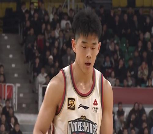 上场时间管够！林葳获俄勒冈大学主帅认可，有望成NCAA中国第一人