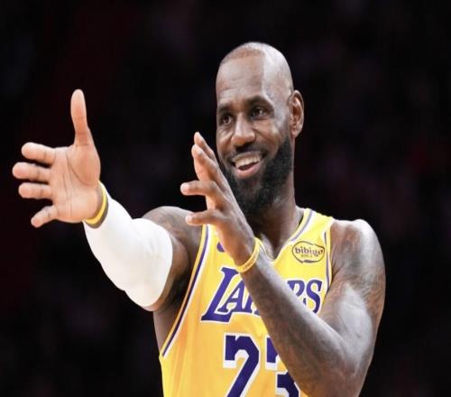 詹姆斯：我不在湖人更好我理解这些人的想法但他们绝对错了