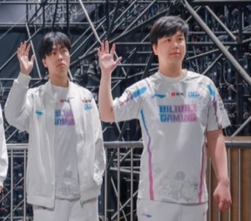 蜜月期BUFF！BLG12落后更换打野成功连追两局击败TES