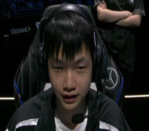 战胜G2晋级四强Creme发文：兄弟们打得好啊！下把继续加油！