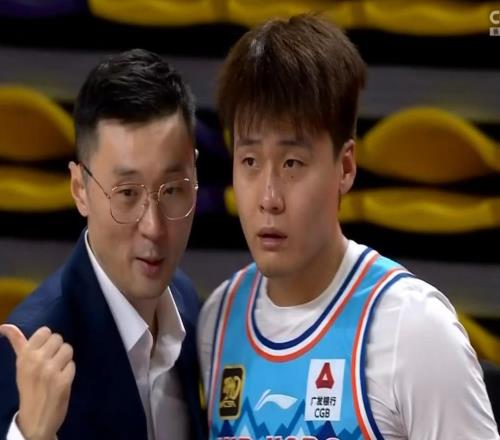 北京男篮和北控男篮争抢赵睿，新疆男篮更看重现金，会花落谁家