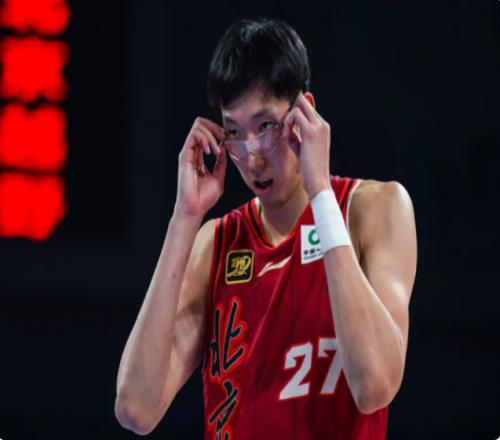 争议！周琦连拍视频为杜兰特霍姆格伦NBA全明星拉票舆论却群嘲