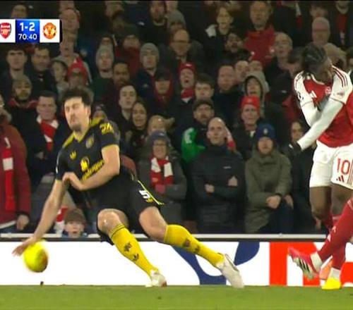 英超官方解释曼联手球非点球！库尼亚爆粗恐遭停赛，多古抽筋无碍