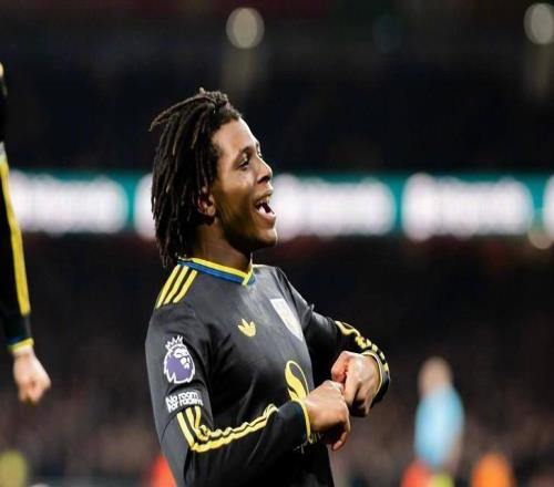 卡里克比肩狂人破8年不胜魔咒！库尼亚世界波绝杀，曼联32阿森纳