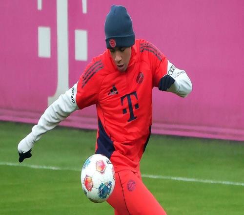 踢球者：穆西亚拉不急于复出，他希望完全恢复并且出战皇马