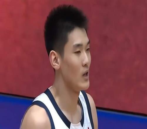 广东遭豪门3杀，杜锋无奈，双外援尽力，他仨凑合，他俩拖了后腿