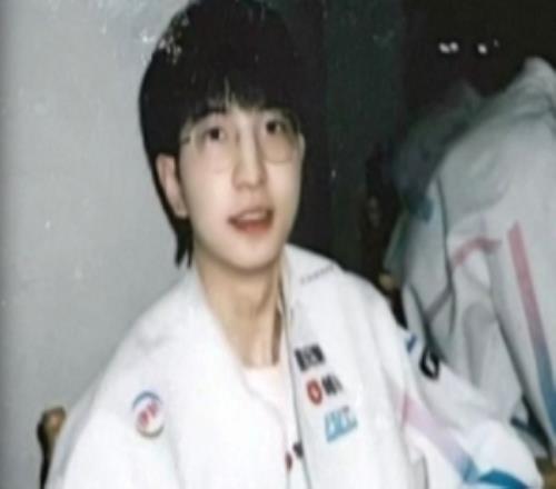 Elk微博认证更新：从BLG下路选手WBG下路选手