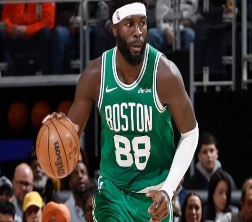 防守能力相当不错！凯尔特人底薪中锋已经做到了该做的一切