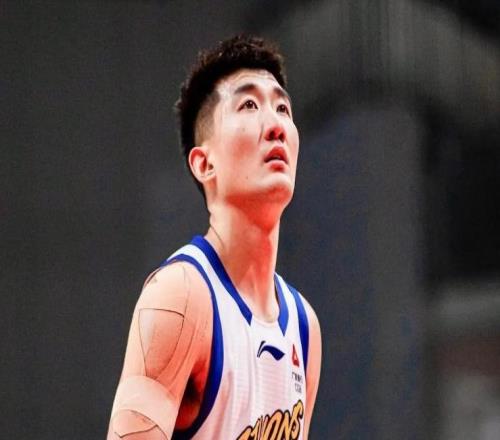 CBA杯：孙铭徽伤退！山西大胜广厦首进决赛原帅14+4三分