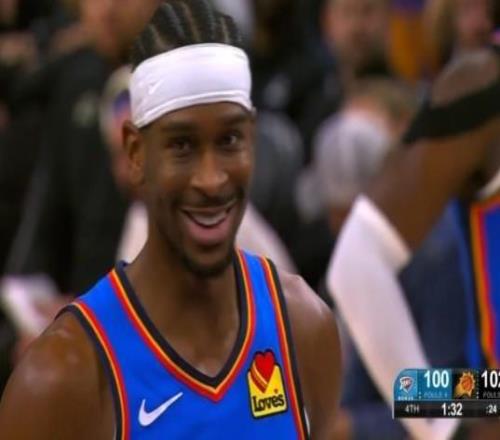 狄龙跺脚干扰亚历山大关键罚球不中，后者笑道：真机智啊老哥