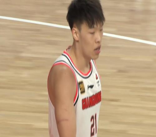 终于来了！CBA“暴力锋线”打服杜锋，力保广东队重返总决赛！