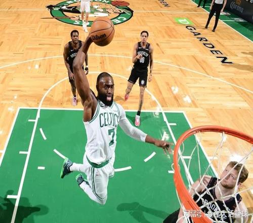 绿凯37分大胜！布朗28分10罚，新援大爆发，普理查德22+5全队第一