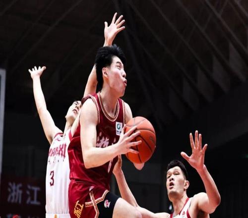 【CBA联赛】第二十一轮主场三连胜！浙江稠州金租8770胜山西汾酒！
