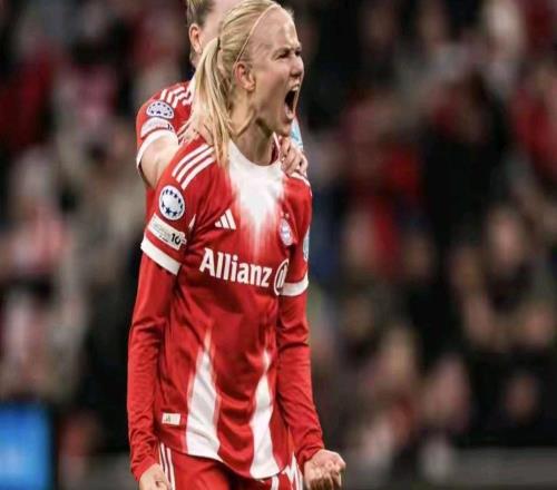 女足欧冠联赛阶段第3轮拜仁慕尼黑32逆转击败卫冕冠军阿森纳