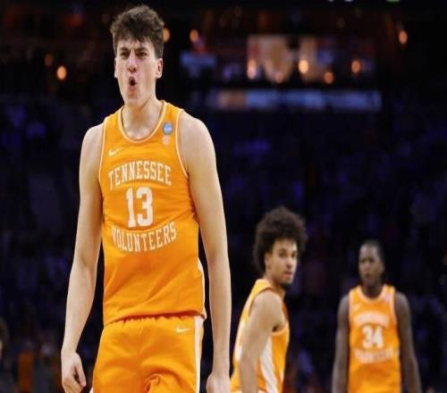 转会门户72小时狂飙：247名球员已跑路，冠军队靠"捡漏"重建