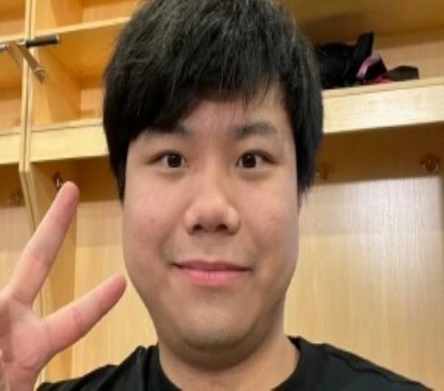 原来是连续剧！Shad0w赛后更博：冠军了头发全长回来啦