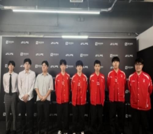 TES赛后群访JKL：队友控制多卡莎就好发挥这英雄太适合LPL了