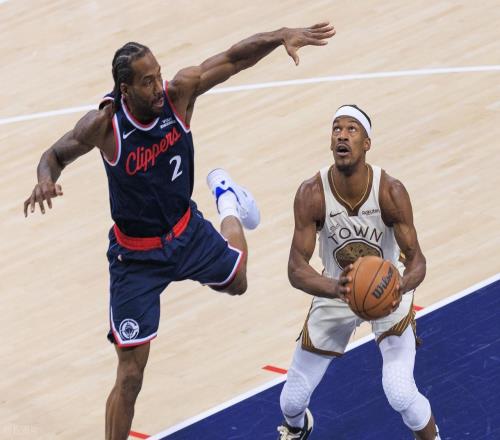 狂喷裁判！科尔惨遭驱逐！小卡24+12+5打爆勇士！库里空砍27+4+6