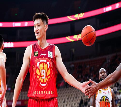 6个CBA最老球员！80后仅剩两人，李晓旭入行最早，方硕再战1年