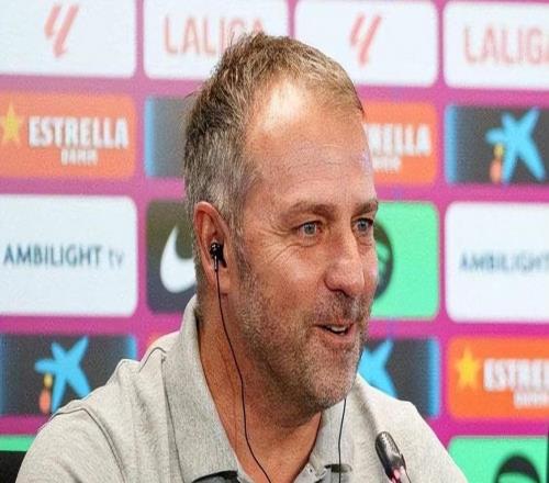 巴萨新9号规划有“三条路”：续约莱万扶正托雷斯，购买22岁中锋