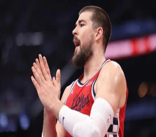 6连胜！祖巴茨决定复出，大洛首发成难题，快船联盟第一也要没了