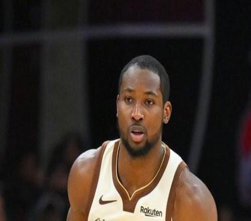 记者：开拓者有意库明加并可用格兰特和霍勒迪交易，鹈鹕奇才也在争夺