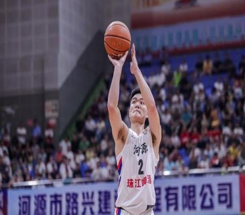广东联赛打破东莞“垄断”绝对功臣！黎伊扬与福建男篮完成续约