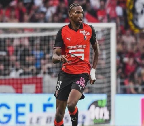 名记：皇马正密切关注法甲中卫新星！德媒：乌帕向拜仁下最后通牒