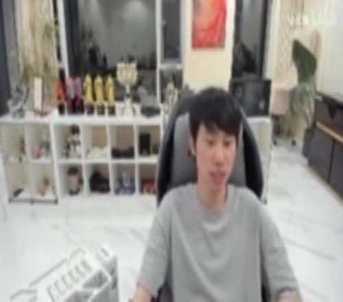 多少Doinb：自己最火的那几年帮周边的朋友赚的钱超过1000个！