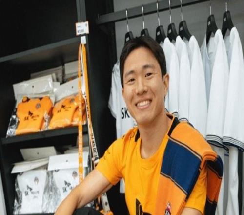 官方：31岁韩国前国脚权昶勋加盟济州，球员曾留洋德甲、法甲