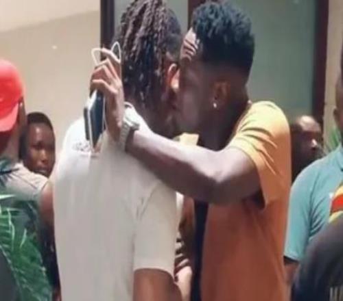 太阳报：加纳传奇吉安常看塞门约的比赛视频，并给他提出建议