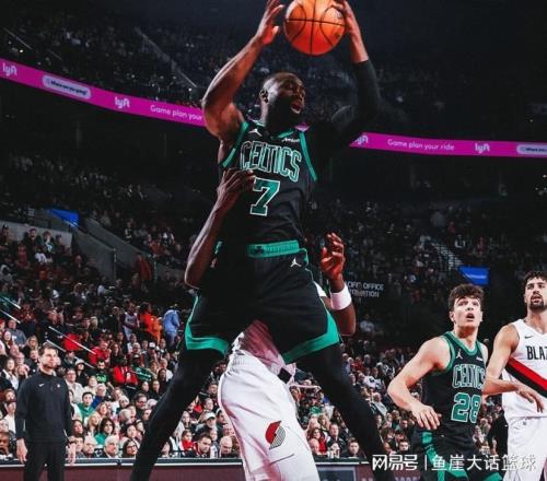 绿凯爆冷！布朗37+7难辞其咎，杨瀚森3中1全队第二，怀特全程拉胯