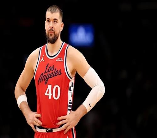 快船惨败76人！伦纳德空砍29分，4将齐爆，祖巴茨又崩，防守大空