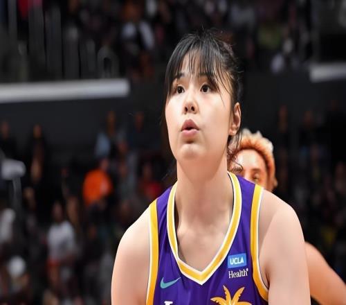 女篮世界杯12人名单，7人基本稳了，2人待定，宫鲁鸣有望重召3人