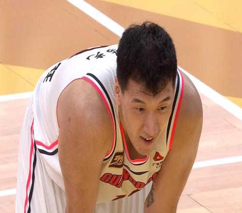 保底总决赛！CBA顶级锋线将成广东队大腿，杜锋为他放弃崔永熙