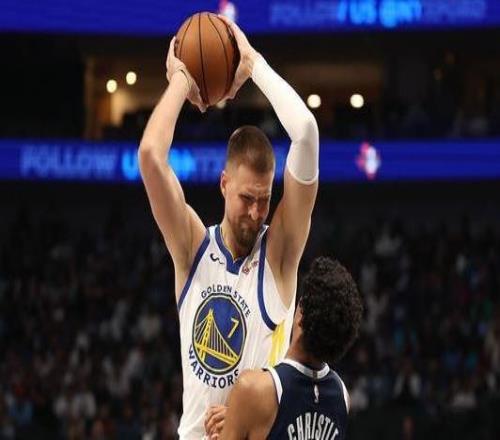 波尔津吉斯22+7弗拉格32+9勇士加时力克独行侠