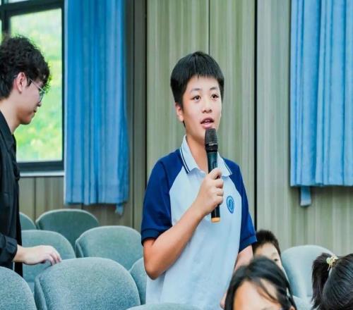 国际网球明星走进玉岩中学致敬师恩传递体育精神