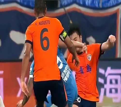 回天乏术！青岛海牛主场再丢分，李霄鹏无可奈何，保级大势已去