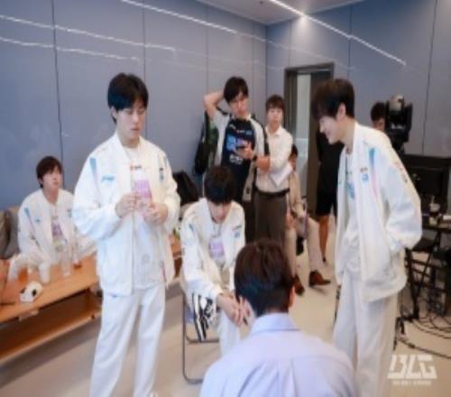 BLG确保底LPL冒泡赛胜者组：就算无缘直通，赢一场BO5就能就去S15