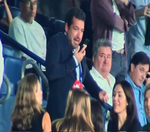 黄潜主席欧冠半场时得知西甲海外赛取消，随即表现得非常愤怒