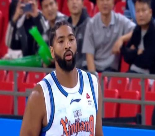 CBA杯：史密斯41+10准绝杀！深圳16分逆转新疆李炎哲20+7