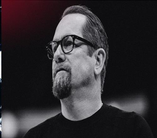 里程碑！纳斯迎执教生涯第300场胜利，76人全队为其庆祝