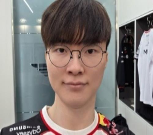 去败者组充充电T1不敌BFX吧友们觉得谁的问题最大