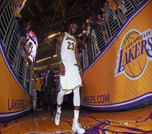 记者：湖人已准备好与詹姆斯分道扬镳，詹姆斯也愿意离开