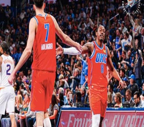 22记三分造49分惨案！卫冕冠军创2大神迹，三巨头三节轰67分