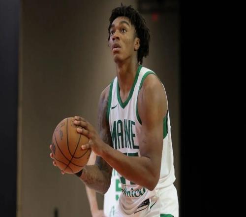 凯尔特人内线新秀在攻防两端都颇有特点，但他还是很难得到机会